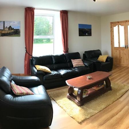 Joes Cottage Droíchead an Chláir Екстериор снимка