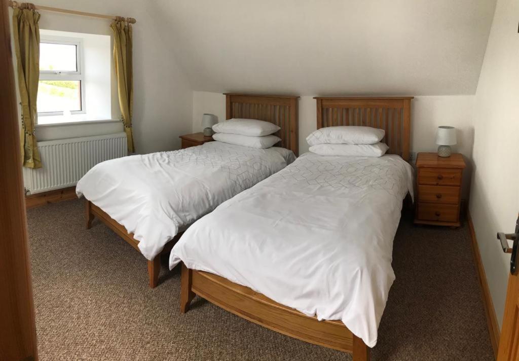 Joes Cottage Droíchead an Chláir Екстериор снимка