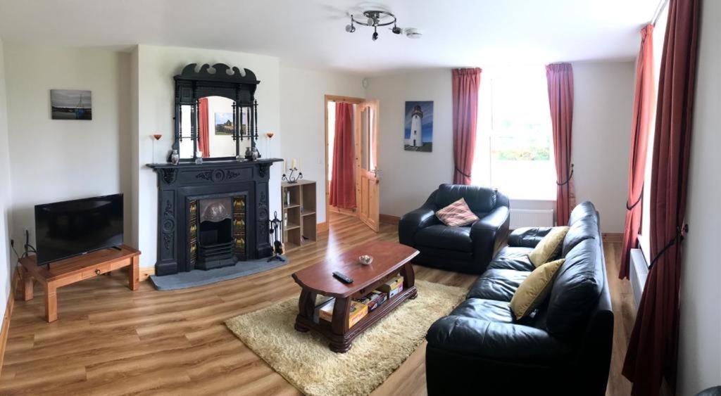 Joes Cottage Droíchead an Chláir Екстериор снимка
